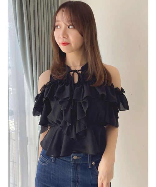 dazzlin(ダズリン)の「シフォンフリルカタアキペプラムブラウス(シャツ/ブラウス・レディース・ブラック/アイボリー/その他1・FREE)」の2枚目の写真
