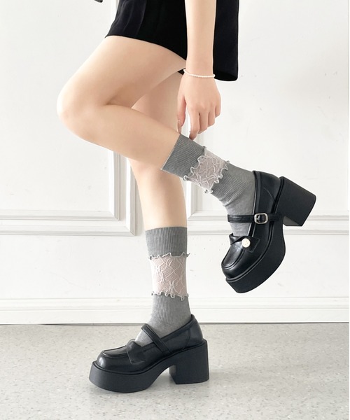Shoes in Closet(シューズインクローゼット)の「+8.0㎝ 軽量 厚底 スクエアトゥ コイン アクセント メリージェーン ローファー パンプス 485(ローファー・レディース・ブラック/ダークブラウン・S/M/L/LL)」の4枚目の写真