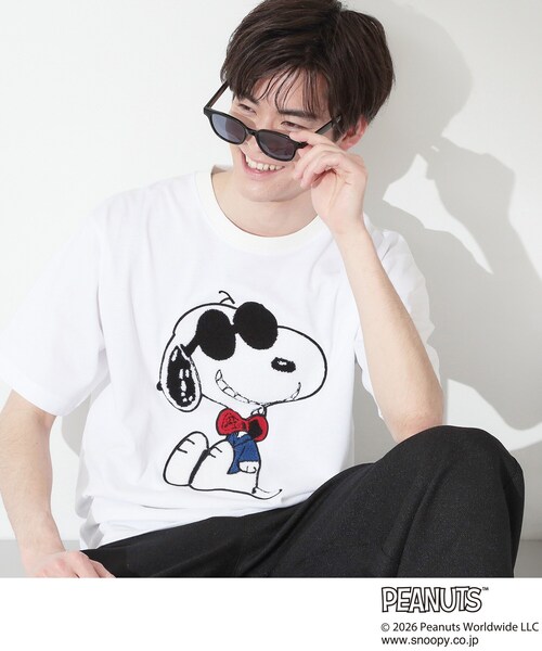 THE SHOP TK (ザ ショップ ティーケー )の「PEANUTS / ピーナッツ スヌーピー さがら刺繍 半袖Tシャツ(Tシャツ/カットソー・メンズ・ホワイト系8/ホワイト系6・04/02/03)」の2枚目の写真