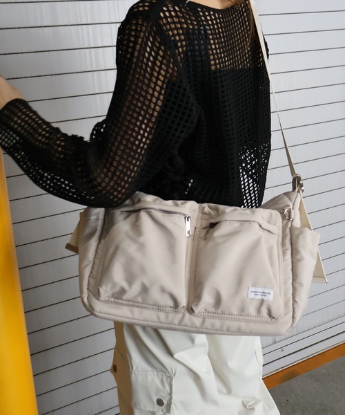 SpRay(スプレイ)の「2ポケットナイロンショルダーバッグ(ショルダーバッグ・レディース・ブラウン/ブラック/アイボリー・FREE)」の16枚目の写真