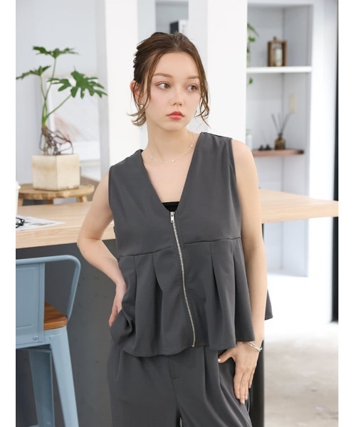 fifth(フィフス)の「【2点セット】ペプラムジップベスト×パンツ(セットアップ・レディース・チャコールグレー・M)」の13枚目の写真
