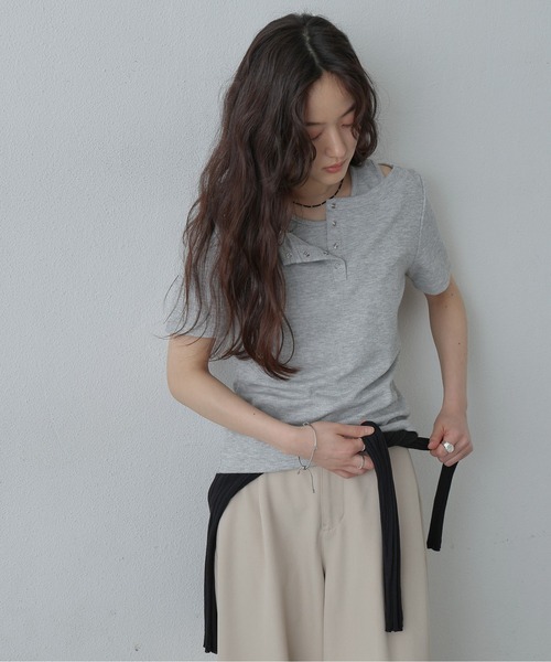 COLONY 2139（コロニートゥーワンスリーナイン）の「テレコレイヤードヘンリーネック半袖Tシャツ（Tシャツ/カットソー・レディース・グレー/ブラック/イエロー・FREE）」の10枚目の写真
