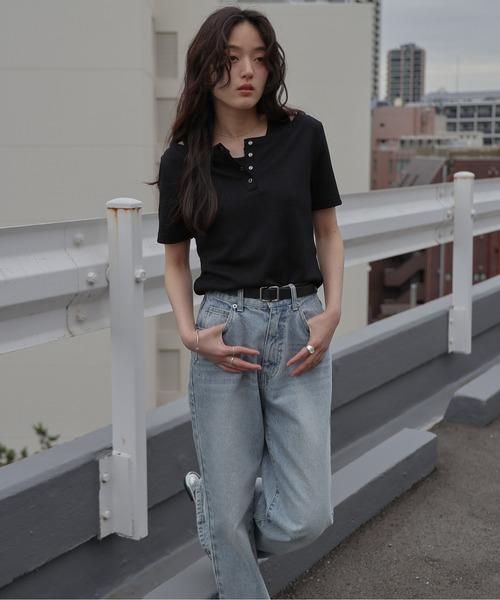 COLONY 2139（コロニートゥーワンスリーナイン）の「テレコレイヤードヘンリーネック半袖Tシャツ（Tシャツ/カットソー・レディース・グレー/ブラック/イエロー・FREE）」の8枚目の写真