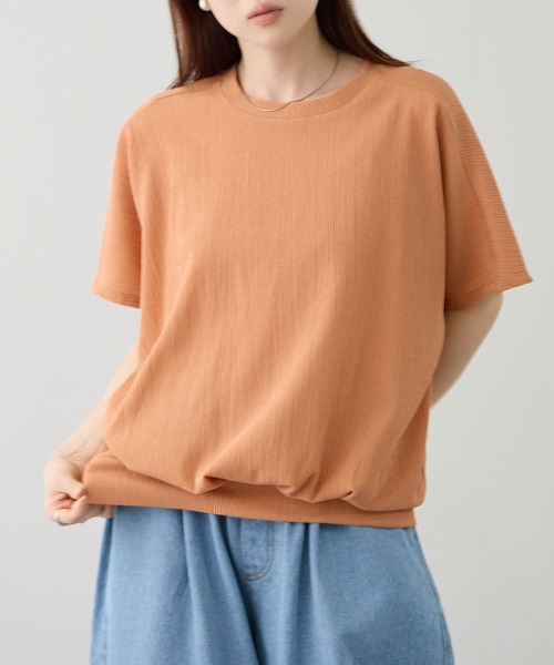 NAVY(ネイビー)の「【SARARI /サラリ】UVカット DRY 裾タックドルマンプルオーバー(Tシャツ/カットソー・レディース・ブラック/オフホワイト/オレンジ/ベージュ・M/L)」の4枚目の写真