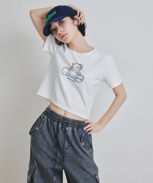 REDYAZEL(レディアゼル)の「Azely コンパクトTシャツ(Tシャツ/カットソー・レディース・レッド/オフホワイト/ブラック・FREE)」の5枚目の写真