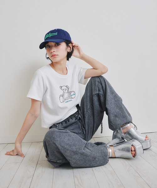 REDYAZEL(レディアゼル)の「Azely コンパクトTシャツ(Tシャツ/カットソー・レディース・レッド/オフホワイト/ブラック・FREE)」の9枚目の写真