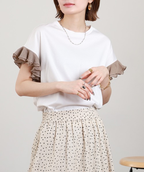 EGLANTINE（エグランティーヌ）の「EGLANTINE 袖ニットフリルカットソー 半袖（Tシャツ/カットソー・レディース・グレイッシュベージュ/コーラル/ブラック/オフホワイト・38）」の8枚目の写真