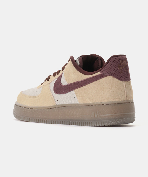 NIKE（ナイキ）の「NIKE AIR FORCE 1 '07 PRM IQ3408-286（スニーカー・メンズ・ベージュ・27cm/26.5cm/26cm/28.5cm/28cm/27.5cm）」の3枚目の写真