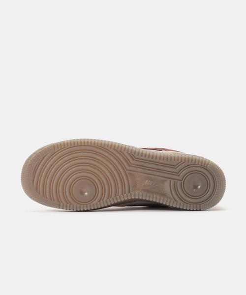 NIKE（ナイキ）の「NIKE AIR FORCE 1 '07 PRM IQ3408-286（スニーカー・メンズ・ベージュ・27cm/26.5cm/26cm/28.5cm/28cm/27.5cm）」の4枚目の写真