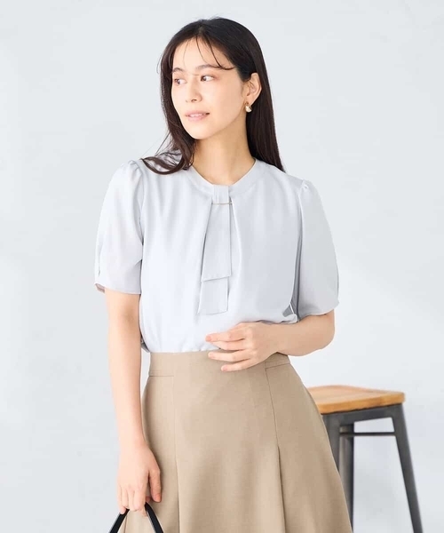 a.v.v(アーヴェヴェ)の「【洗える】チャーム付きボウタイブラウス(シャツ/ブラウス・レディース・アイボリー/ホワイト/ライトグレー・38/36/40/42)」の14枚目の写真
