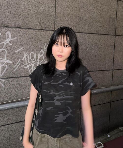 SLOW RECORD HOUSE(スローレコードハウス)の「ロゴワッフルクロップTシャツ_カモ(チャコール)(Tシャツ/カットソー・レディース・チャコール・1/2)」の9枚目の写真