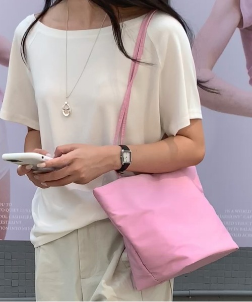 FINEnough(ファインナフ)の「ミニマルシンプルショルダーバッグ(ショルダーバッグ・レディース・ブラック/ホワイト/グリーン/レッド/ピンク/イエロー・FREE)」の16枚目の写真