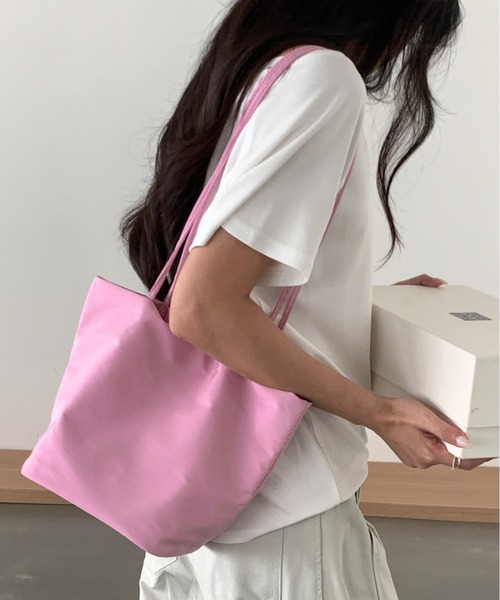 FINEnough(ファインナフ)の「ミニマルシンプルショルダーバッグ(ショルダーバッグ・レディース・ブラック/ホワイト/グリーン/レッド/ピンク/イエロー・FREE)」の18枚目の写真
