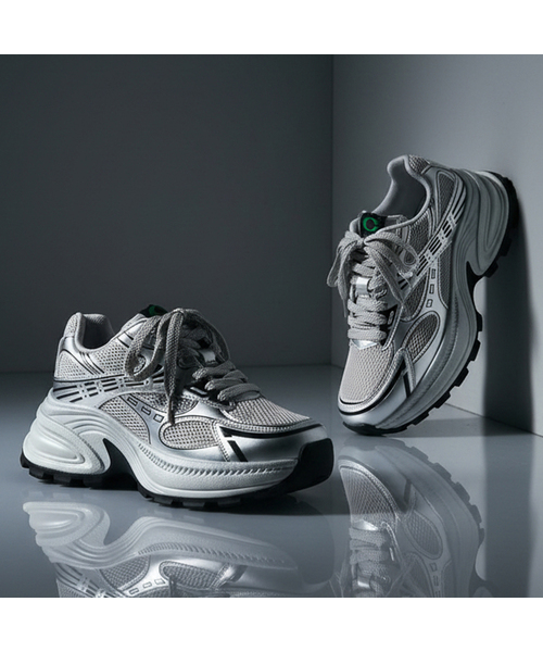 CLLIB(クリブ)の「COSHER SNEAKERS スタンディングスニーカー7CM -CL0702 (3カラー)(スニーカー・レディース・シルバー/ブラック/グレー・23cm/23.5cm/24cm/24.5cm/25cm)」の1枚目の写真