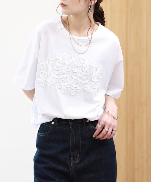 EGLANTINE(エグランティーヌ)の「EGLANTINE コード刺繍半袖Tシャツ(Tシャツ/カットソー・レディース・ブラック/オフホワイト・38)」の21枚目の写真