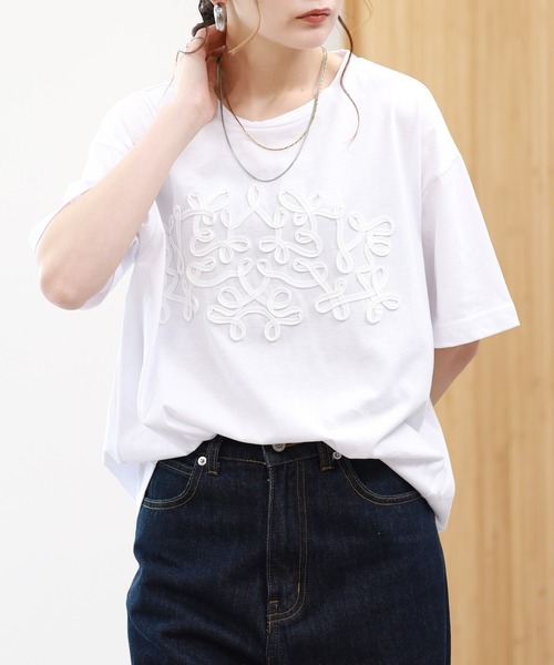 EGLANTINE(エグランティーヌ)の「EGLANTINE コード刺繍半袖Tシャツ(Tシャツ/カットソー・レディース・ブラック/オフホワイト・38)」の22枚目の写真