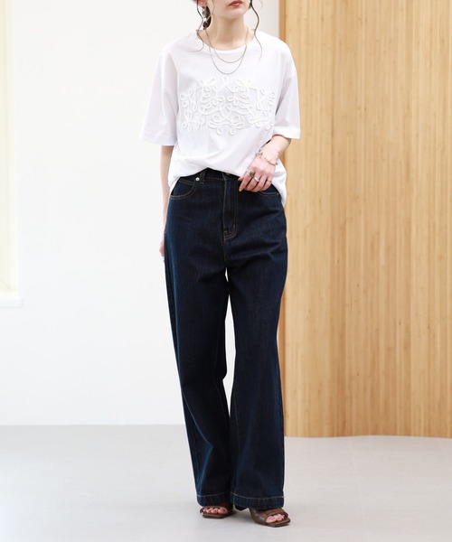 EGLANTINE(エグランティーヌ)の「EGLANTINE コード刺繍半袖Tシャツ(Tシャツ/カットソー・レディース・ブラック/オフホワイト・38)」の14枚目の写真