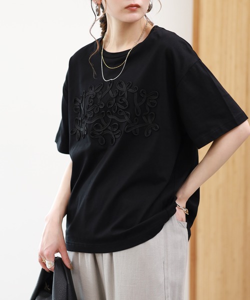 EGLANTINE(エグランティーヌ)の「EGLANTINE コード刺繍半袖Tシャツ(Tシャツ/カットソー・レディース・ブラック/オフホワイト・38)」の9枚目の写真