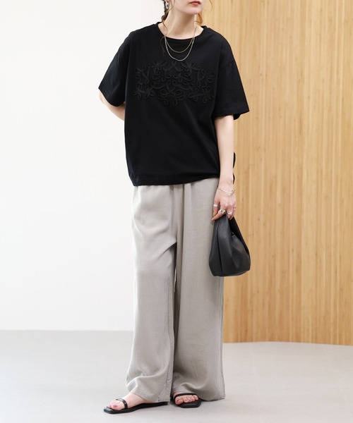 EGLANTINE(エグランティーヌ)の「EGLANTINE コード刺繍半袖Tシャツ(Tシャツ/カットソー・レディース・ブラック/オフホワイト・38)」の7枚目の写真