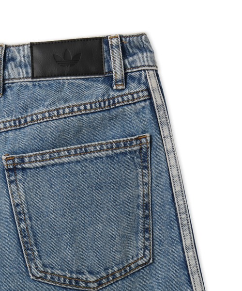 adidas（アディダス）の「adidas FIREBIRD JORTS DENIM / アディダス ファイヤーバード ジョーツ デニム（デニムパンツ・レディース・ライトインディゴブルー・S/M/L）」の6枚目の写真