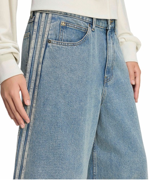 adidas（アディダス）の「adidas FIREBIRD JORTS DENIM / アディダス ファイヤーバード ジョーツ デニム（デニムパンツ・レディース・ライトインディゴブルー・S/M/L）」の3枚目の写真
