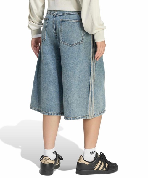 adidas（アディダス）の「adidas FIREBIRD JORTS DENIM / アディダス ファイヤーバード ジョーツ デニム（デニムパンツ・レディース・ライトインディゴブルー・S/M/L）」の9枚目の写真
