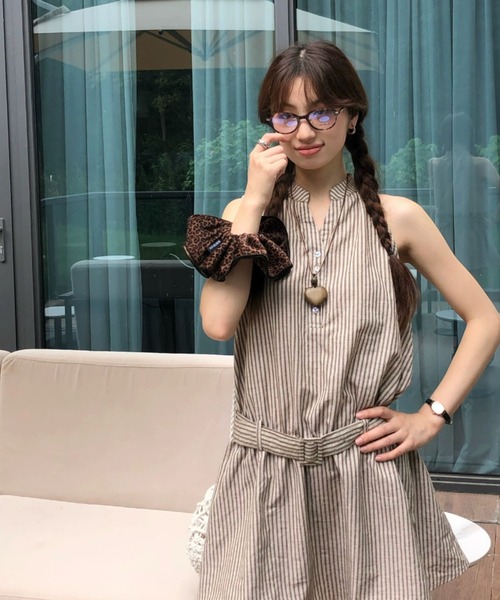 Sibra（シブラ）の「ベルト付きストライプ ミニワンピース（ワンピース・レディース・ブラック/アイボリー・M）」の8枚目の写真