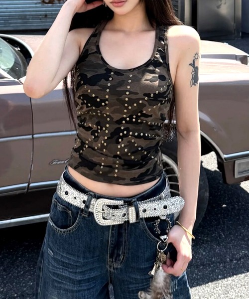 SHEENA(シーナ)の「カモフラ柄スタッズタンクトップ(タンクトップ・レディース・カーキ・M)」の3枚目の写真