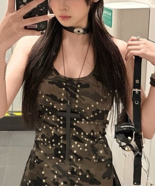SHEENA(シーナ)の「カモフラ柄スタッズタンクトップ(タンクトップ・レディース・カーキ・M)」の10枚目の写真