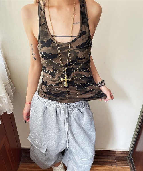 SHEENA(シーナ)の「カモフラ柄スタッズタンクトップ(タンクトップ・レディース・カーキ・M)」の17枚目の写真