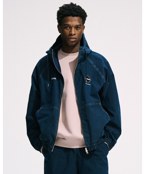F.C.Real Bristol(エフシーレアルブリストル)の「WASHED CRISP DENIM HOODED BLOUSON(ブルゾン・メンズ・インディゴブルー/ブラック・SMALL/MEDIUM/LARGE/X-LARGE)」の8枚目の写真