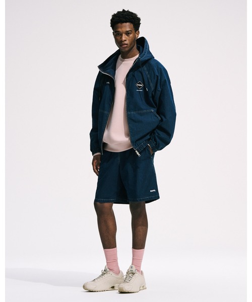 F.C.Real Bristol(エフシーレアルブリストル)の「WASHED CRISP DENIM HOODED BLOUSON(ブルゾン・メンズ・インディゴブルー/ブラック・SMALL/MEDIUM/LARGE/X-LARGE)」の7枚目の写真