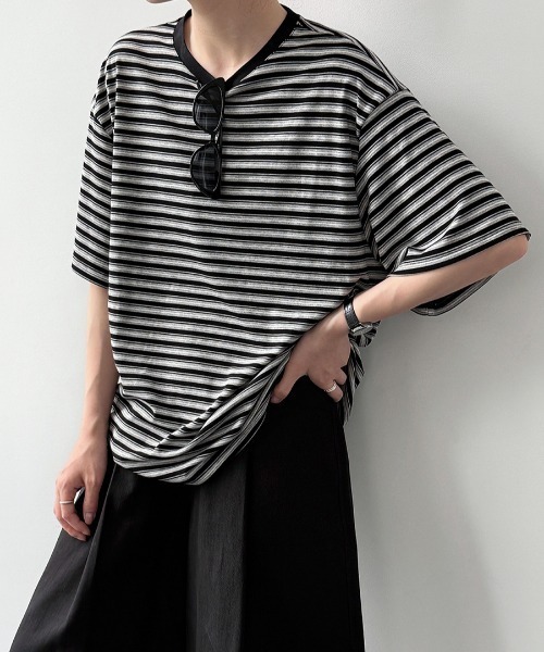 semplice(センプリチェ)の「ボーダー半袖 T シャツ(Tシャツ/カットソー・レディース・ブラック/ネイビー・F)」の1枚目の写真