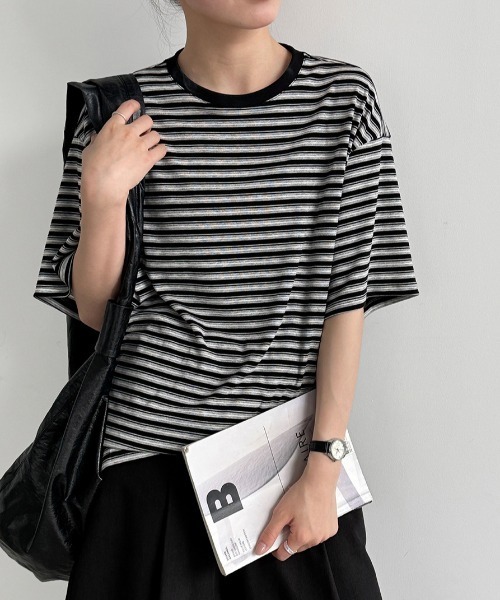 semplice(センプリチェ)の「ボーダー半袖 T シャツ(Tシャツ/カットソー・レディース・ブラック/ネイビー・F)」の6枚目の写真