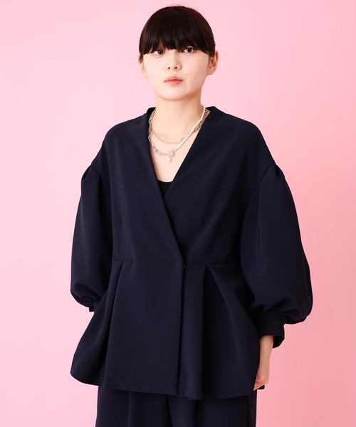 Ranerrh(ラネリ)の「【NAVY】ボリュームスリーブジャケット【結婚式・入学式・卒業式・入卒・お受験】【オケージョン】(ノーカラージャケット・レディース・ネイビー・38)」の4枚目の写真