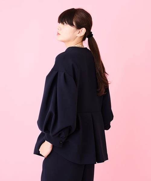 Ranerrh(ラネリ)の「【NAVY】ボリュームスリーブジャケット【結婚式・入学式・卒業式・入卒・お受験】【オケージョン】(ノーカラージャケット・レディース・ネイビー・38)」の8枚目の写真