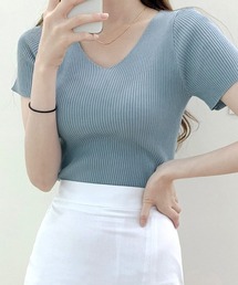 Vネックリブニット