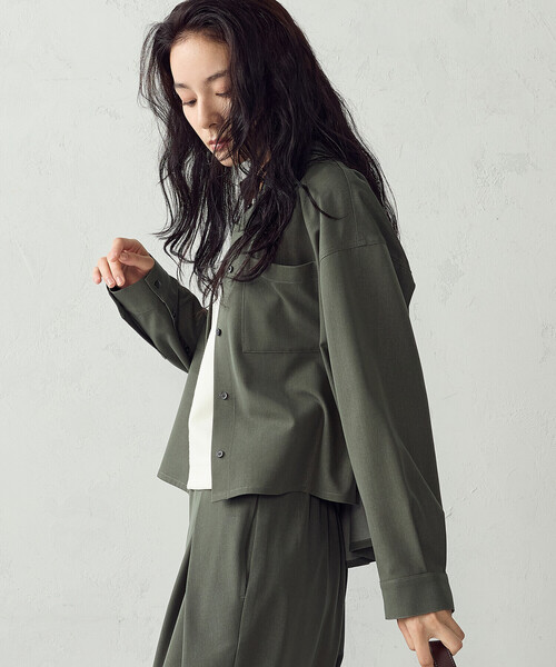 COMME CA ISM(コムサイズム)の「【セットアップ対応】2WAYスリーブ シャツ(シャツ/ブラウス・レディース・ネイビー/カーキ・MEDIUM/LARGE)」の5枚目の写真