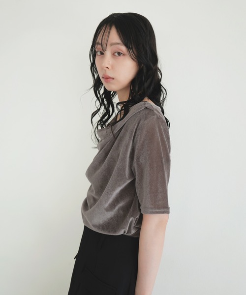 LIAN(リアン)の「シアーベロアドレープトップス(Tシャツ/カットソー・レディース・グレー/ブラック/オフホワイト/ブラウン・FREE)」の13枚目の写真