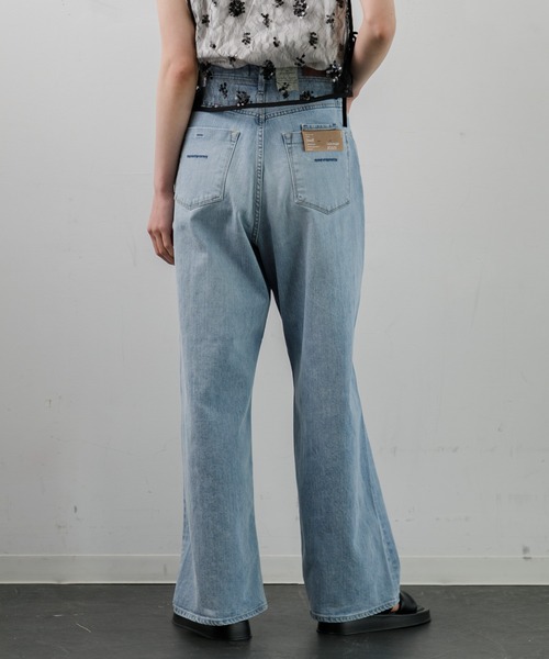 YANUK(ヤヌーク)の「ルーズストレート JOAN FVS(デニムパンツ・レディース・サックスブルー系・24/23/25)」の3枚目の写真