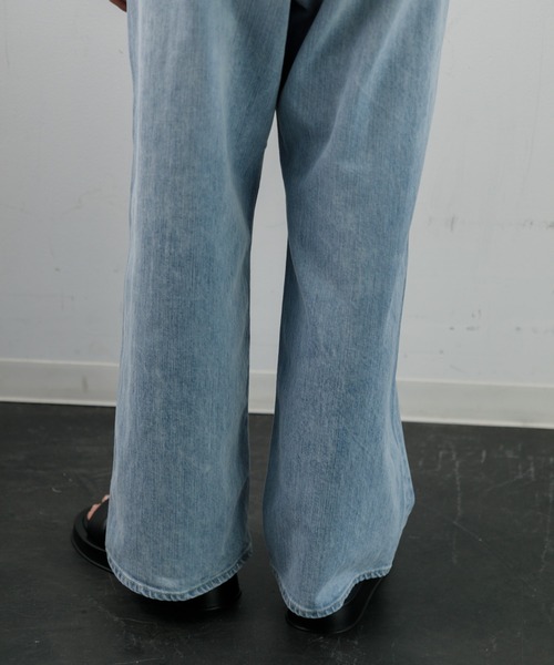 YANUK(ヤヌーク)の「ルーズストレート JOAN FVS(デニムパンツ・レディース・サックスブルー系・24/23/25)」の5枚目の写真