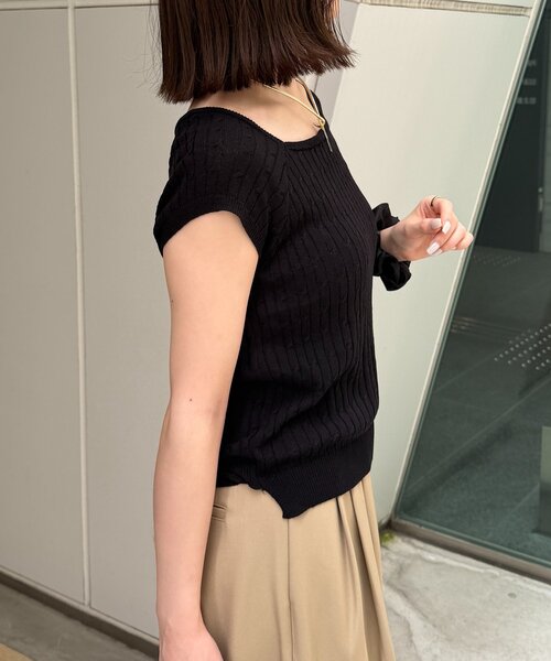 Thevon(ゼボン)の「スクエアネック半袖ケーブルニット(ニット/セーター・レディース・レッド/オフホワイト/ブラック・FREE)」の15枚目の写真