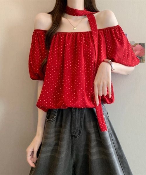 LUCPY(ラクピー)の「ドット柄オフショルダースカーフタイブラウス(シャツ/ブラウス・レディース・ホワイト/ブラック/レッド・FREE)」の3枚目の写真