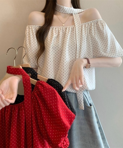 LUCPY(ラクピー)の「ドット柄オフショルダースカーフタイブラウス(シャツ/ブラウス・レディース・ホワイト/ブラック/レッド・FREE)」の1枚目の写真