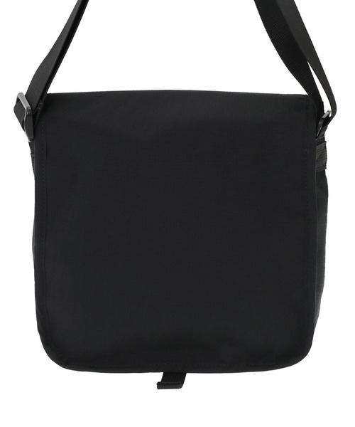 Manhattan Portage(マンハッタンポーテージ)の「DJ BAG (XSM) FZP RIPSTOP TASLAN CCC(ショルダーバッグ・メンズ・ブラック・X-SMALL)」の4枚目の写真