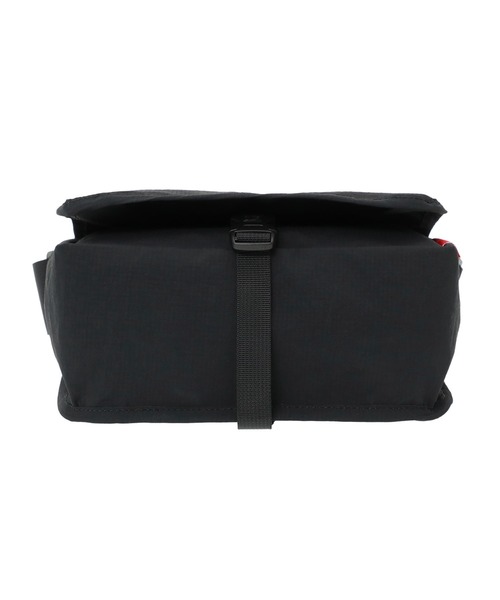Manhattan Portage(マンハッタンポーテージ)の「DJ BAG (XSM) FZP RIPSTOP TASLAN CCC(ショルダーバッグ・メンズ・ブラック・X-SMALL)」の5枚目の写真