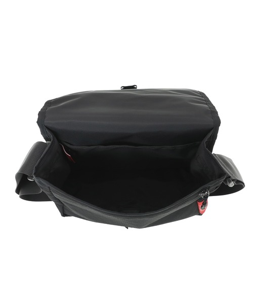 Manhattan Portage(マンハッタンポーテージ)の「DJ BAG (XSM) FZP RIPSTOP TASLAN CCC(ショルダーバッグ・メンズ・ブラック・X-SMALL)」の6枚目の写真