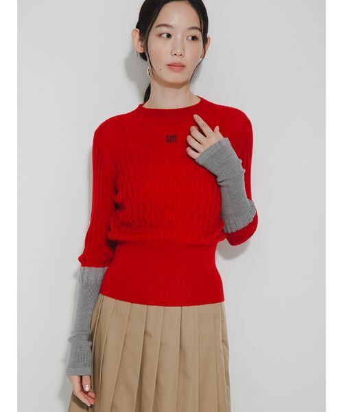 FURFUR（ファーファー）の「〈マシンウォッシャブル〉ロゴ刺繍バイカラーリブニット（ニット/セーター・レディース・チャコールグレー/レッド/ピンク/オフホワイト・F）」の4枚目の写真