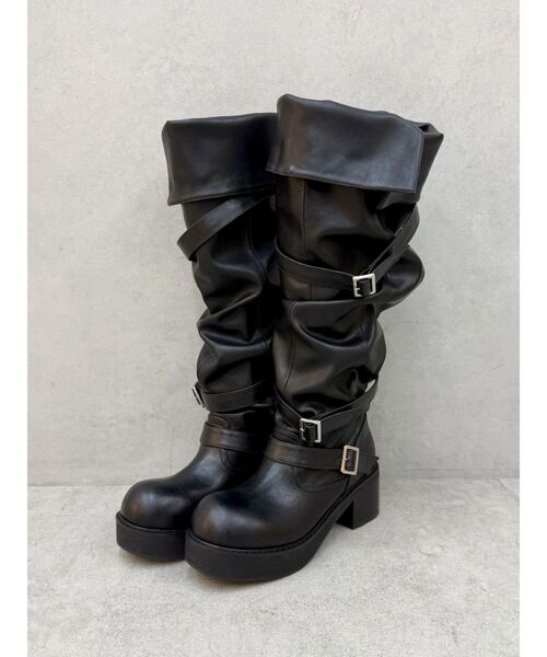 EMODA（エモダ）の「ターンバックベルトルーズブーツ（ブーツ・レディース・ブラック/ベージュ・SMALL/MEDIUM/LARGE）」の11枚目の写真