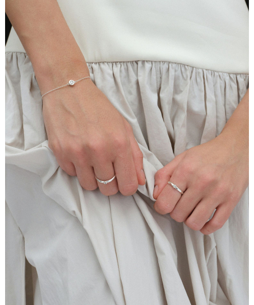ANOTHERLAYER（アナザーレイヤー）の「Classic Bezel Ring - Silver (silver925)（リング・レディース・シルバー・11/13/15 /17/9）」の2枚目の写真